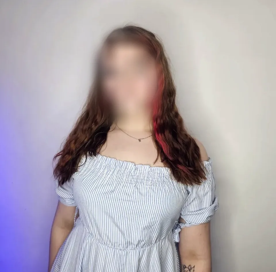 Andrea, 21