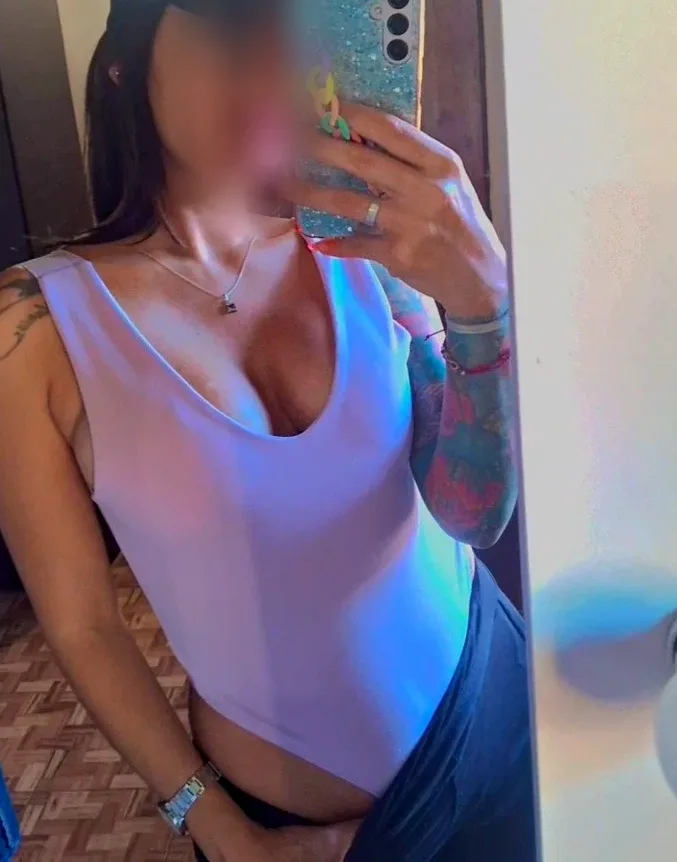 Elisabeth, 37