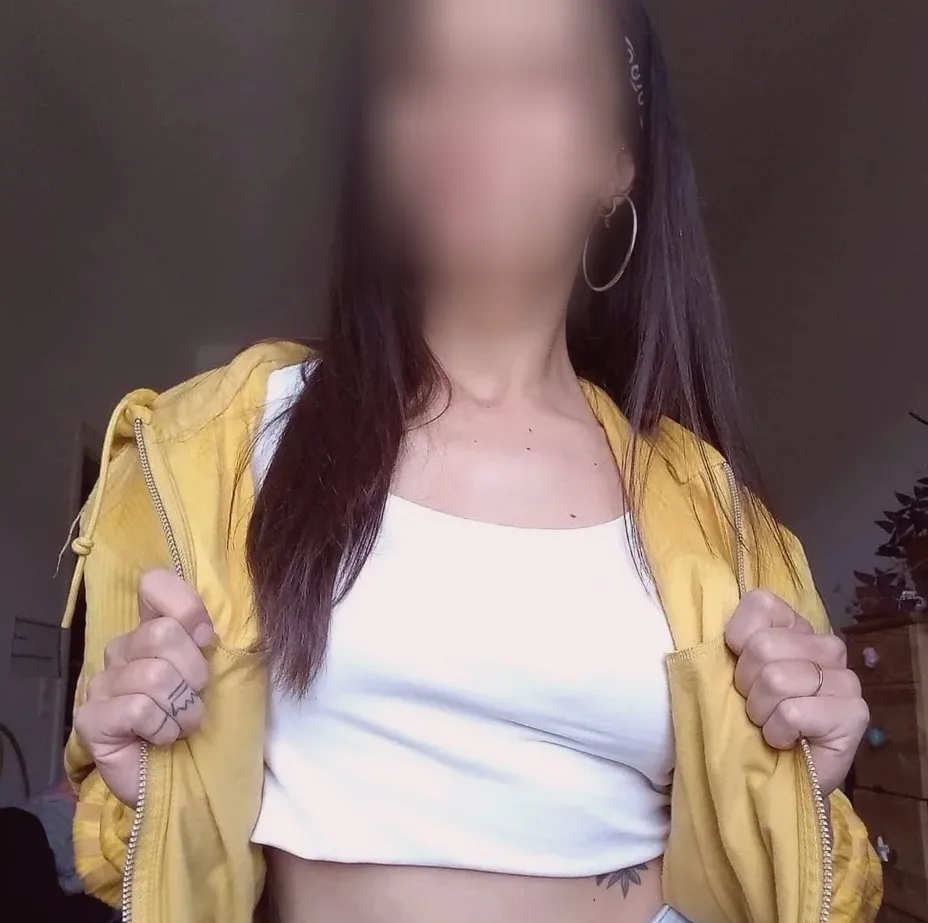 Karin, 36