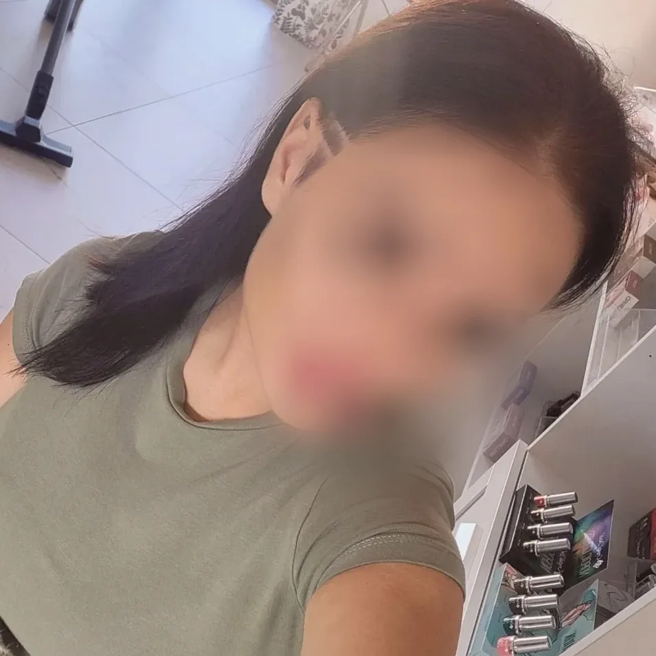 Kathrin, 29