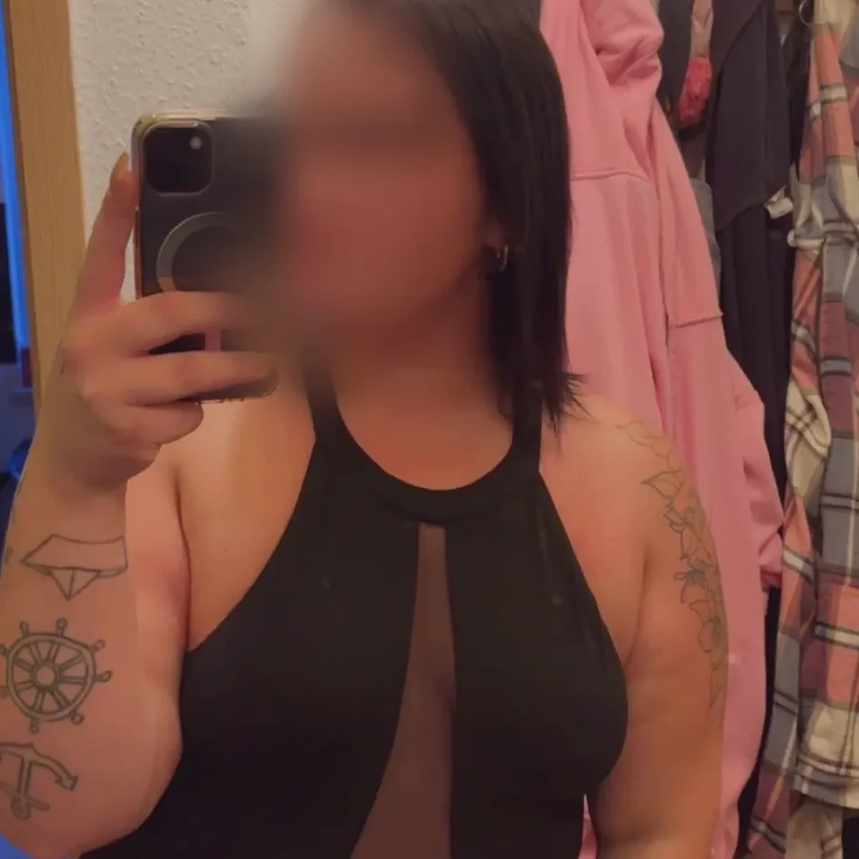 Laura, 28