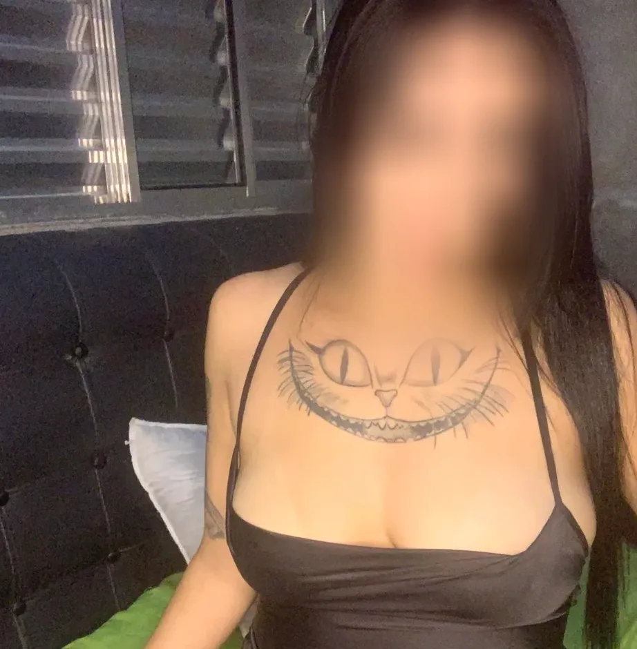Sarah, 27
