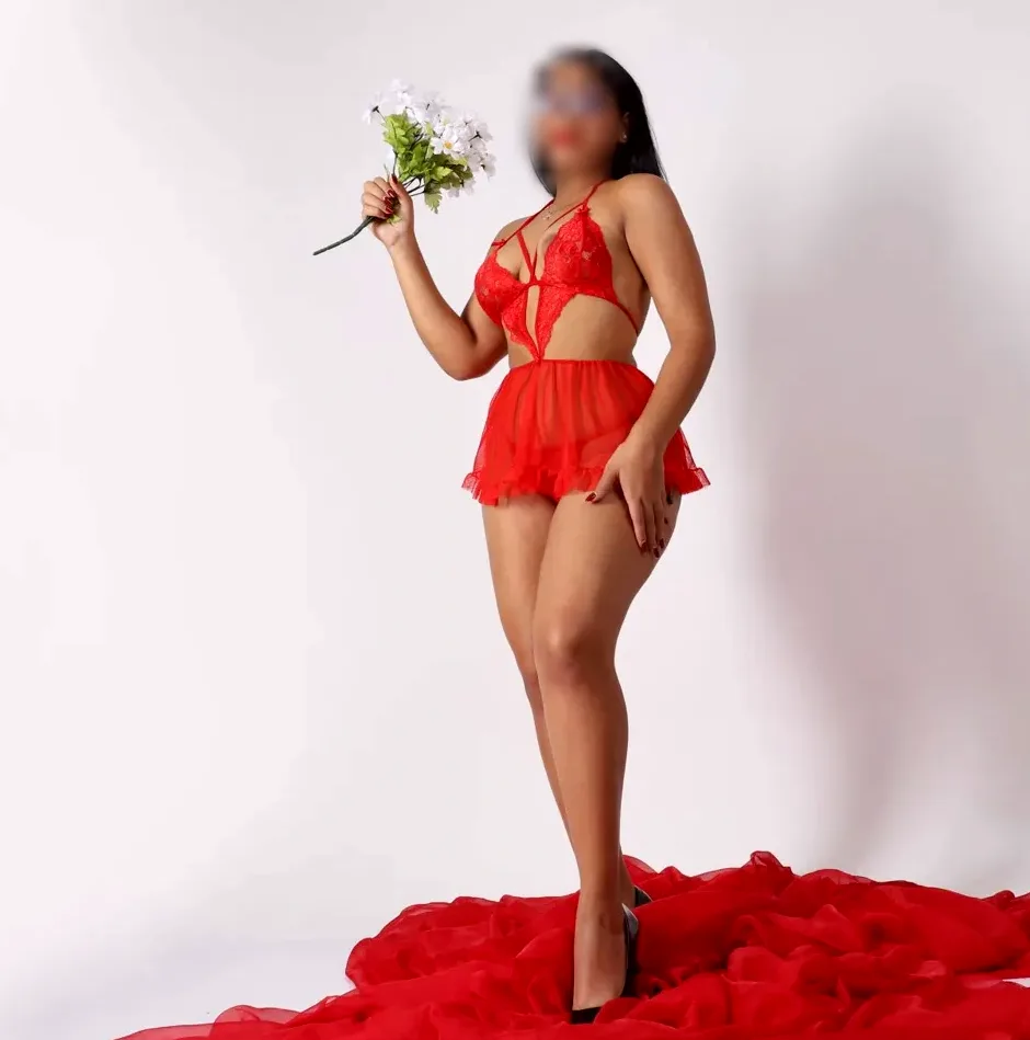 Viktoria, 21